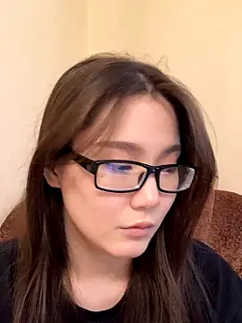 Snapshot of Milka23 chatting on 09/21/25, 06:18 Milka23 online show from 09/21/25, 06:18