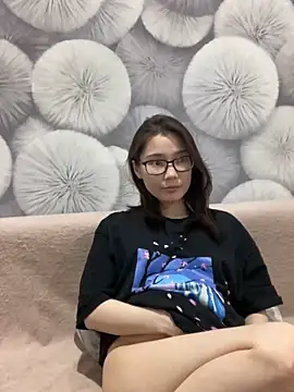 Snapshot of Milka23 chatting on 03/16/25, 08:54 Milka23 online show from 03/16/25, 08:54