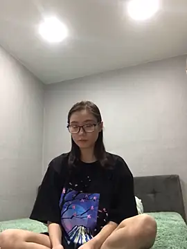 Snapshot of Milka23 chatting on 02/14/25, 02:54 Milka23 online show from 02/14/25, 02:54