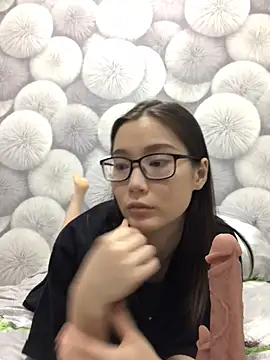 Snapshot of Milka23 chatting on 02/21/25, 03:10 Milka23 online show from 02/21/25, 03:10