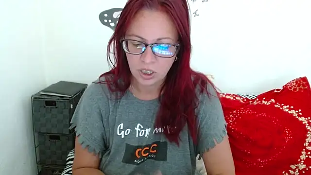 LadyHellene online show from 06/01/26, 05:40