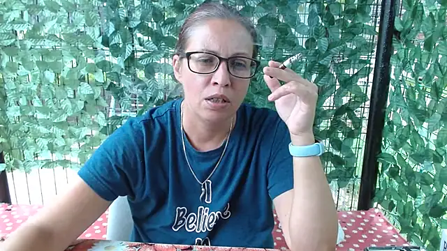 Snapshot of LadyHellene chatting on 07/03/26, 01:39 LadyHellene online show from 07/03/26, 01:39
