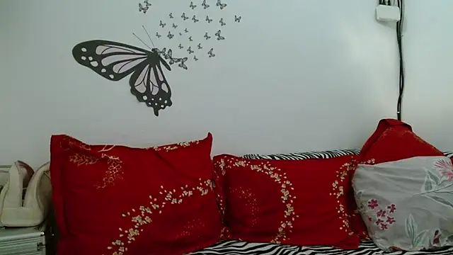 LadyHellene online show from 10/10/25, 05:08