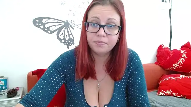 LadyHellene online show from 11/11/25, 07:47