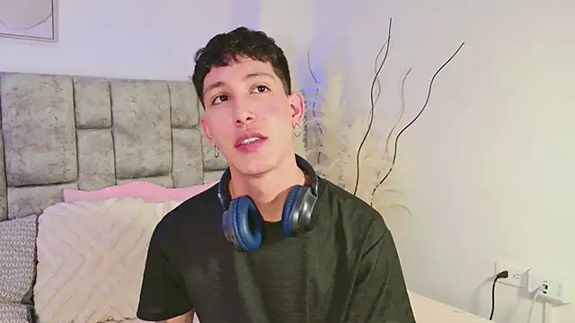 Godly huan online show from 04/01/26, 10:28