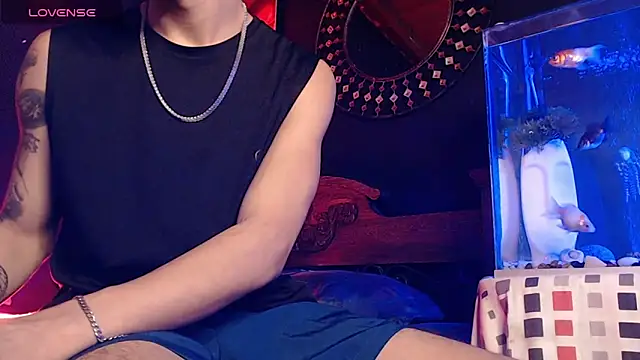 Snapshot of Godly_huan chatting on 12/18/25, 05:34 Godly huan online show from 12/18/25, 05:34