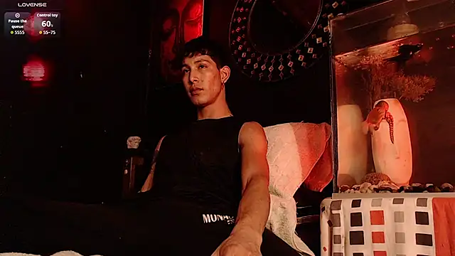 Snapshot of Godly_huan chatting on 11/01/25, 02:51 Godly huan online show from 11/01/25, 02:51