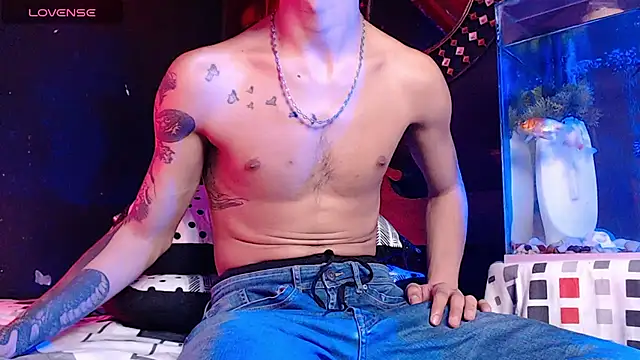 Snapshot of Godly_huan chatting on 12/04/25, 05:06 Godly huan online show from 12/04/25, 05:06