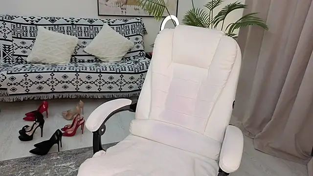Snapshot of Beylly chatting on 05/24/26, 02:50 Beylly online show from 05/24/26, 02:50