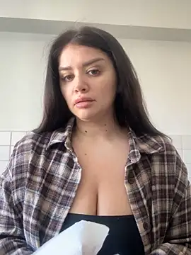 Amberseyes online show from 05/15/26, 12:03