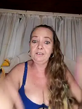 Snapshot of Kimmyb777 chatting on 06/19/26, 04:57 Kimmyb777 online show from 06/19/26, 04:57