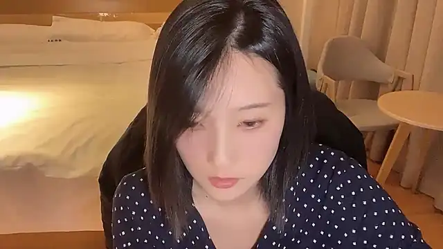 Snapshot of Arrebo1 chatting on 12/14/25, 07:47 Arrebo1 online show from 12/14/25, 07:47