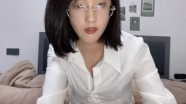 Snapshot of Arrebo1 chatting on 12/20/24, 07:28 Arrebo1 online show from 12/20/24, 07:28