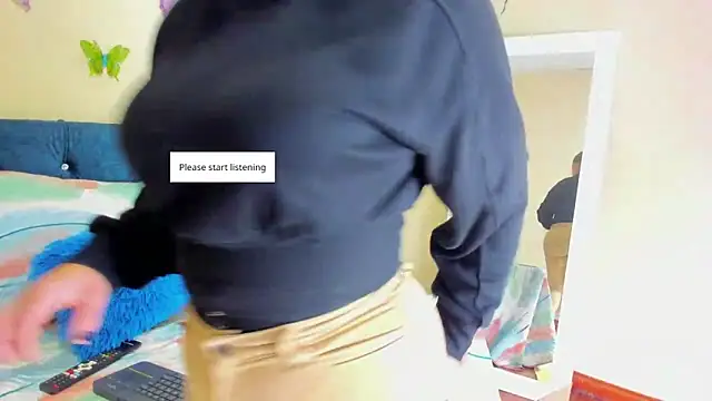 Snapshot of cristalwalker__ chatting on 10/20/25, 11:44 cristalwalker online show from 10/20/25, 11:44