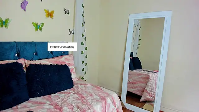 Snapshot of cristalwalker__ chatting on 09/14/25, 10:26 cristalwalker online show from 09/14/25, 10:26