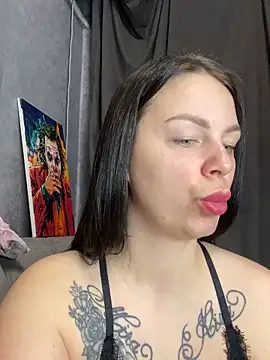 Lola Hale online show from 04/28/26, 07:40