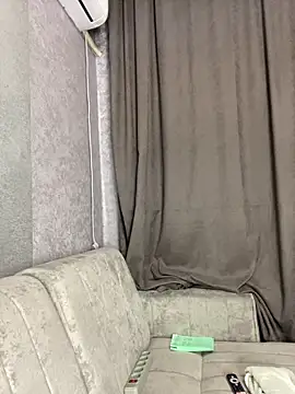 Lola Hale online show from 02/01/26, 08:29