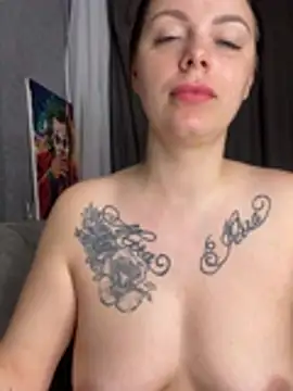 Lola Hale online show from 04/05/26, 06:14