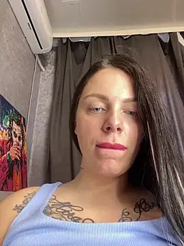 Lola Hale online show from 04/24/26, 06:15