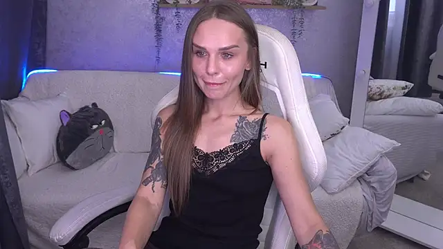 KiraGrayy online show from 11/26/25, 06:46