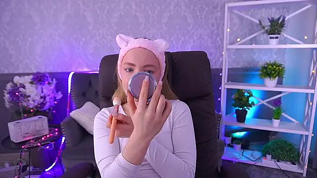 EmilySunshineS online show from 12/17/25, 07:24