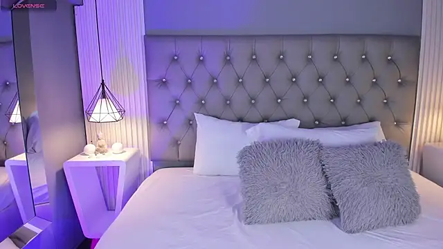 Snapshot of VioletthaRous chatting on 03/02/26, 10:38 VioletthaRous online show from 03/02/26, 10:38