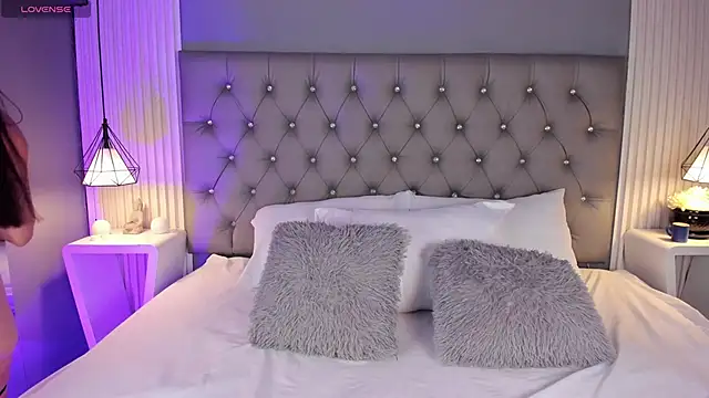 Snapshot of VioletthaRous chatting on 02/10/26, 10:53 VioletthaRous online show from 02/10/26, 10:53