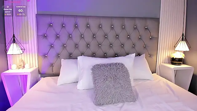 Snapshot of VioletthaRous chatting on 02/03/26, 11:21 VioletthaRous online show from 02/03/26, 11:21