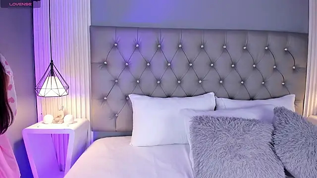 Snapshot of VioletthaRous chatting on 02/21/26, 10:45 VioletthaRous online show from 02/21/26, 10:45