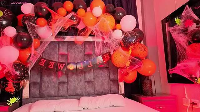 Mia Oxford online show from 10/21/25, 12:26