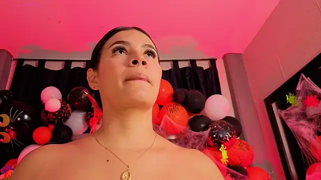 Mia Oxford online show from 10/29/25, 01:32