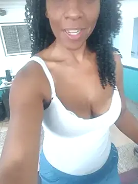 Snapshot of Luhma_hot chatting on 05/09/26, 01:03 Luhma hot online show from 05/09/26, 01:03