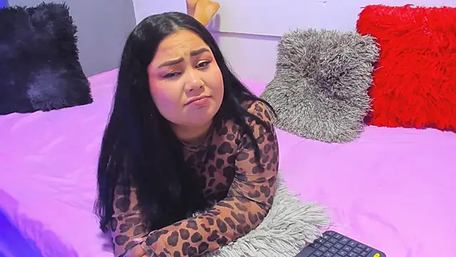 Snapshot of victoriajk chatting on 02/17/26, 12:46 victoriajk online show from 02/17/26, 12:46