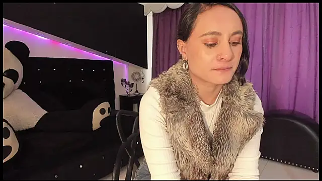 Coral Gibson online show from 03/11/26, 12:32