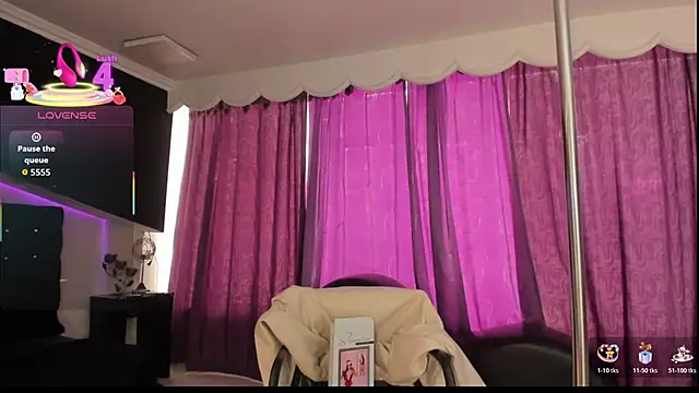 Snapshot of Coral_Gibson chatting on 12/19/25, 01:24 Coral Gibson online show from 12/19/25, 01:24