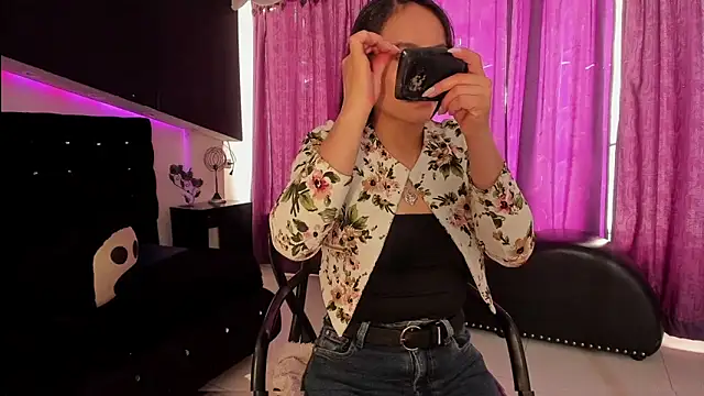 Snapshot of Coral_Gibson chatting on 02/28/26, 12:49 Coral Gibson online show from 02/28/26, 12:49