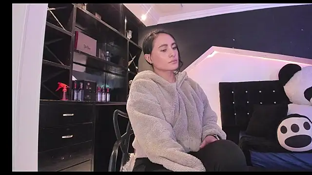 Coral Gibson online show from 05/14/26, 01:19