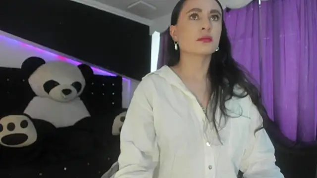 Coral Gibson online show from 06/06/26, 02:11