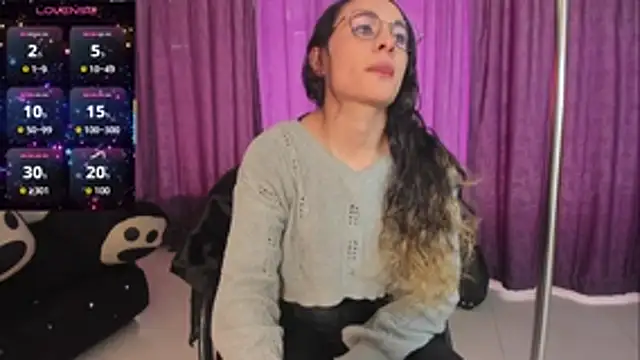 Coral Gibson online show from 11/04/25, 12:53