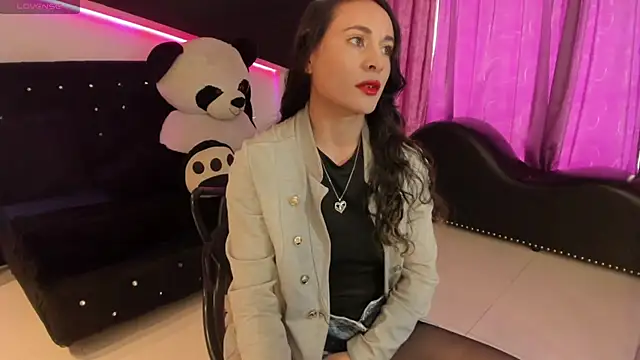 Coral Gibson online show from 11/26/25, 01:22