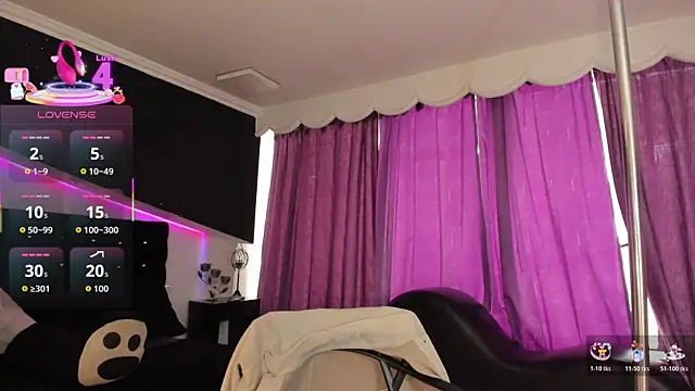 Snapshot of Coral_Gibson chatting on 01/13/26, 02:54 Coral Gibson online show from 01/13/26, 02:54