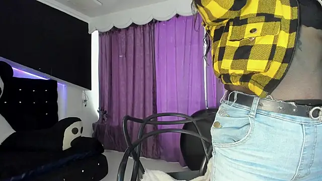 Coral Gibson online show from 05/27/26, 01:29