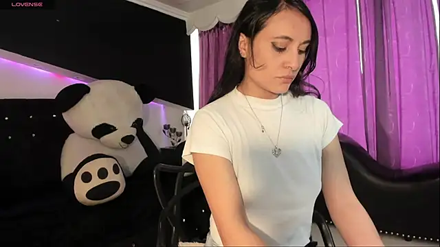 Coral Gibson online show from 12/02/25, 03:25