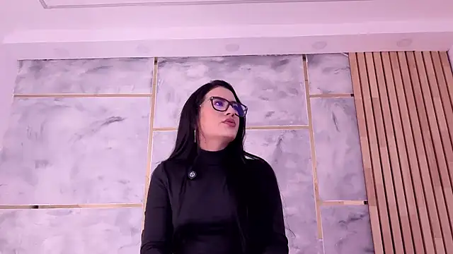 Ellaochoa online show from 02/07/26, 11:29