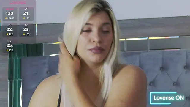 Lorehottie online show from 05/06/26, 07:56