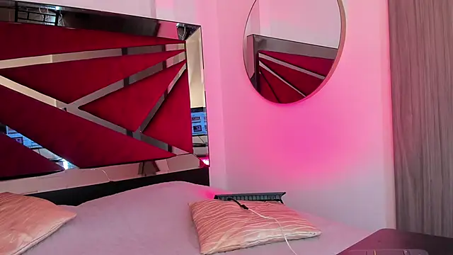 GiaFu online show from 12/02/25, 05:14