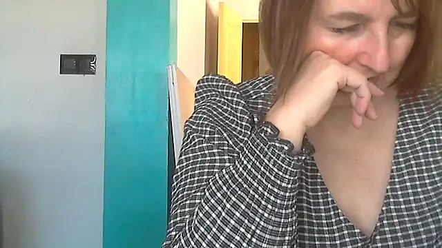 Snapshot of Sandcoq chatting on 11/13/25, 10:52 Sandcoq online show from 11/13/25, 10:52