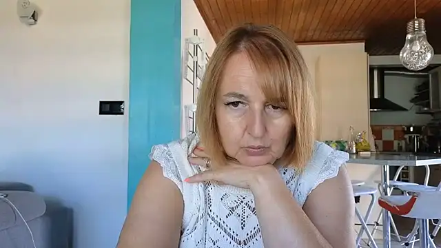 Snapshot of Sandcoq chatting on 05/27/26, 08:11 Sandcoq online show from 05/27/26, 08:11