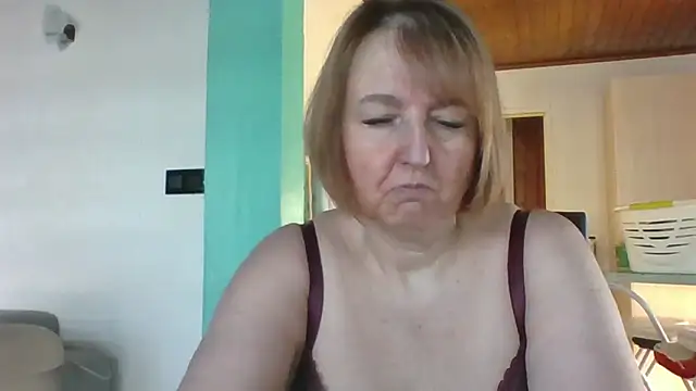 Snapshot of Sandcoq chatting on 02/05/26, 08:32 Sandcoq online show from 02/05/26, 08:32