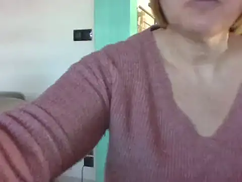 Snapshot of Sandcoq chatting on 02/03/25, 11:42 Sandcoq online show from 02/03/25, 11:42